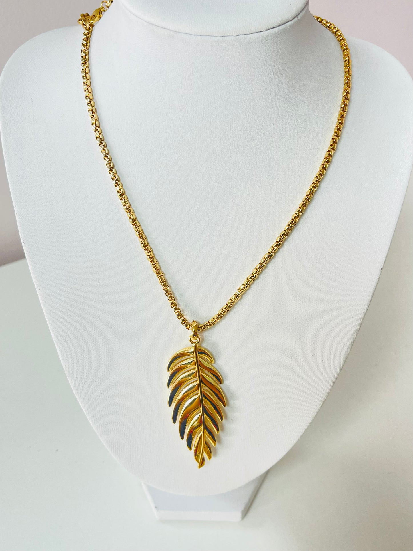 Collar Pluma